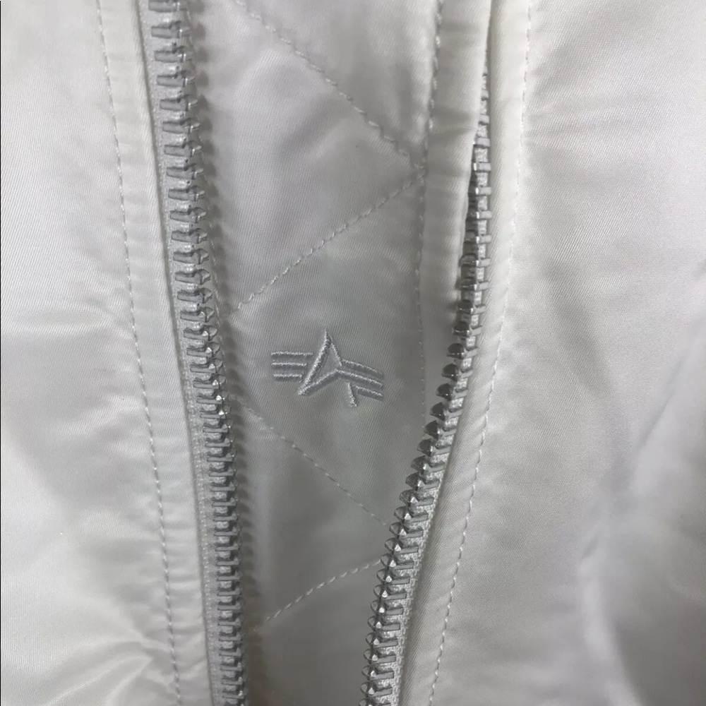 Alpha Industries MA-1 Slim Fit Bomber Jacket NWT White - X-Small XS Reversible - Picture 3 of 13